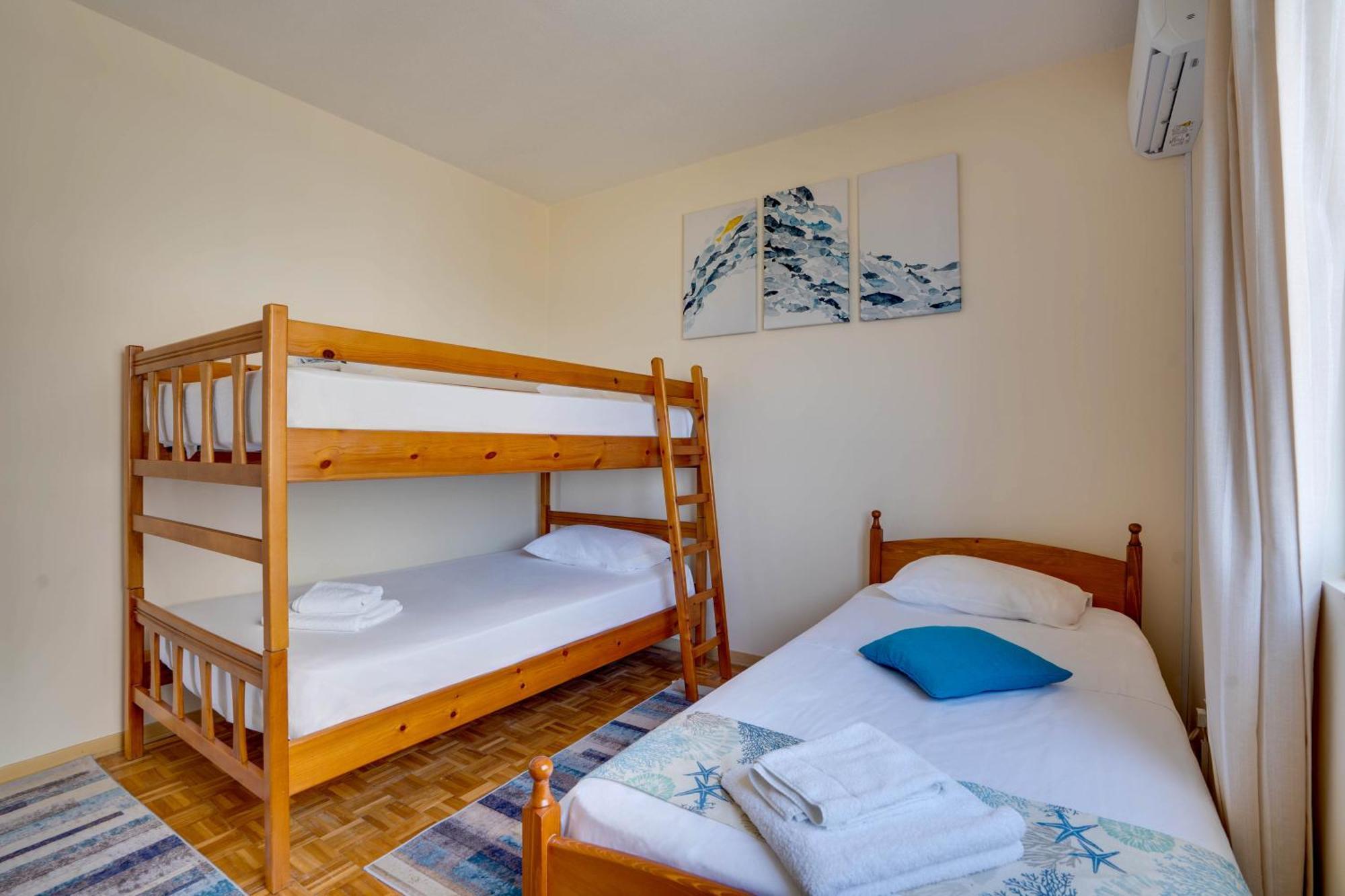 Makenzy Sandy Beachfront Paradise ลาร์นาคา ภายนอก รูปภาพ