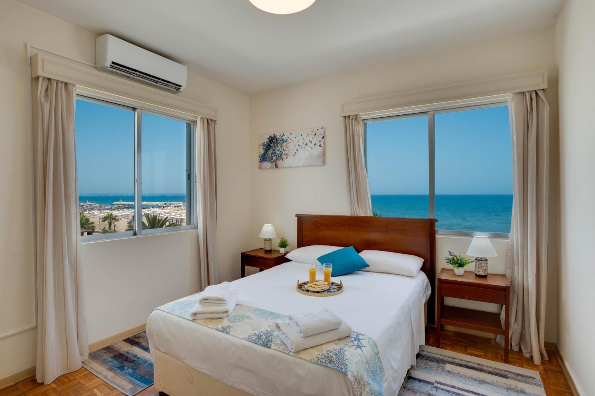 Makenzy Sandy Beachfront Paradise ลาร์นาคา ภายนอก รูปภาพ