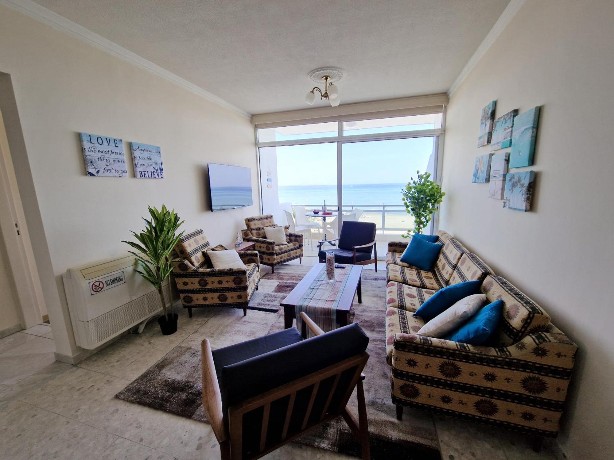 Makenzy Sandy Beachfront Paradise ลาร์นาคา ภายนอก รูปภาพ