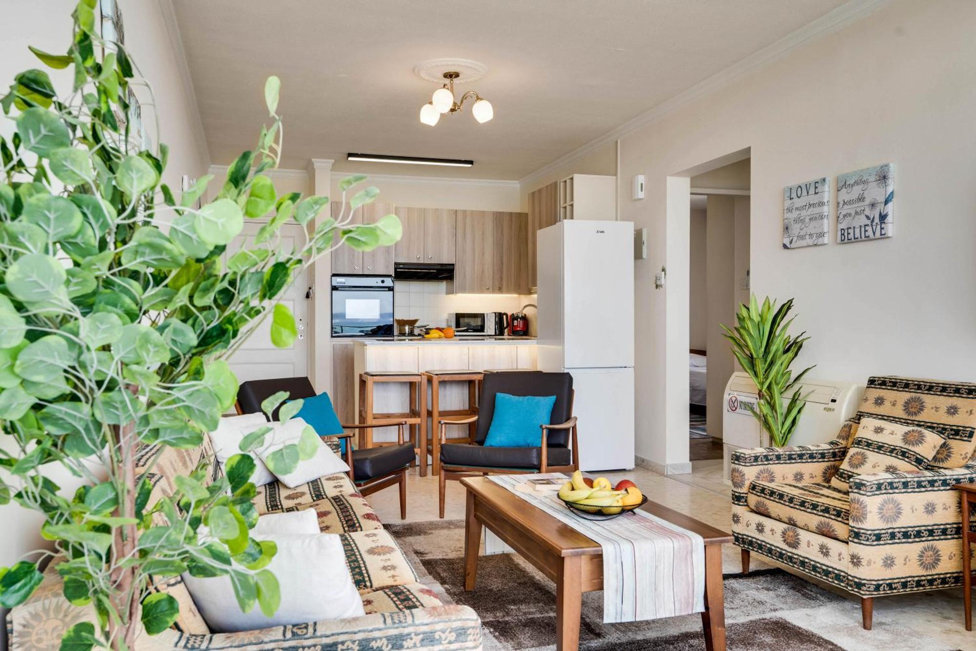 Makenzy Sandy Beachfront Paradise ลาร์นาคา ภายนอก รูปภาพ